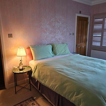 Bed and Breakfast Brentford House Екстер'єр фото