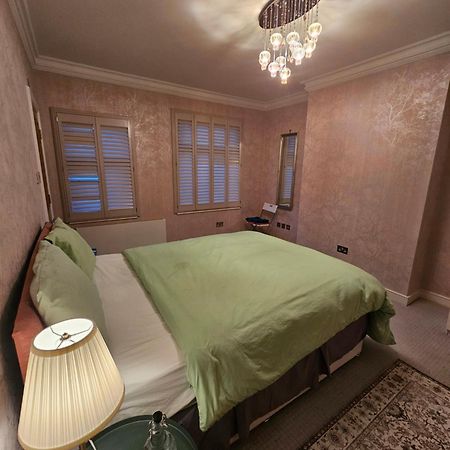 Bed and Breakfast Brentford House Екстер'єр фото