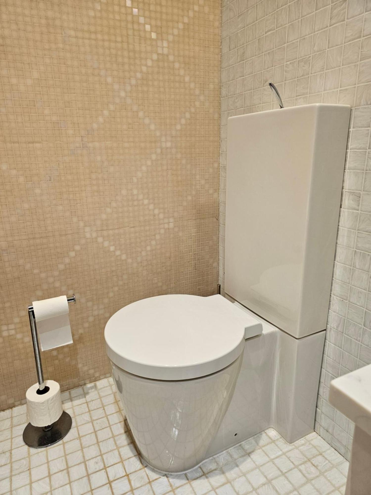 Bed and Breakfast Brentford House Екстер'єр фото